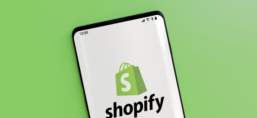 Shopify CMS platform overview